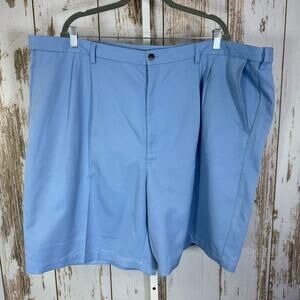 Haggar, Men's Light Blue Flat Front Shorts. Size 48 Waist. Good used condition!